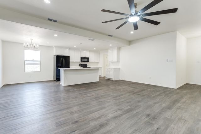 925 E Fordham Street, Lubbock, TX 79403