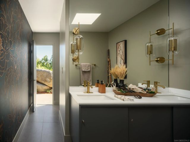 10801 Dewitt, El Cajon, CA 92020