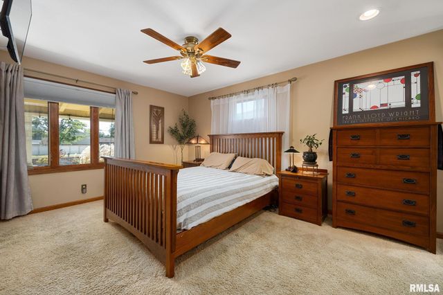 1017 W NORTHMOOR Road, Peoria, IL 61614