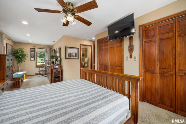 1017 W NORTHMOOR Road, Peoria, IL 61614