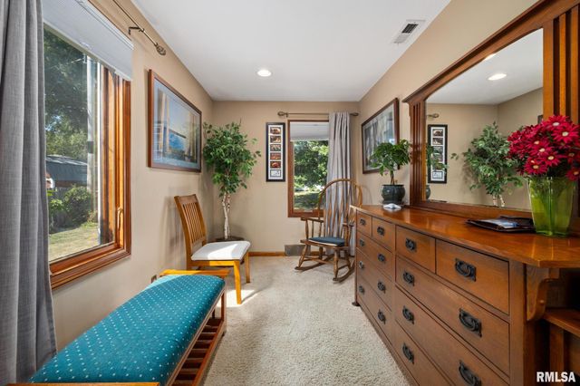 1017 W NORTHMOOR Road, Peoria, IL 61614