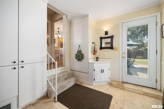 1017 W NORTHMOOR Road, Peoria, IL 61614