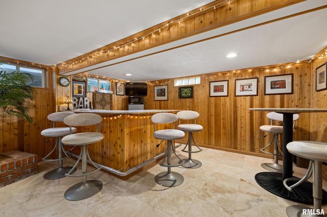 1017 W NORTHMOOR Road, Peoria, IL 61614