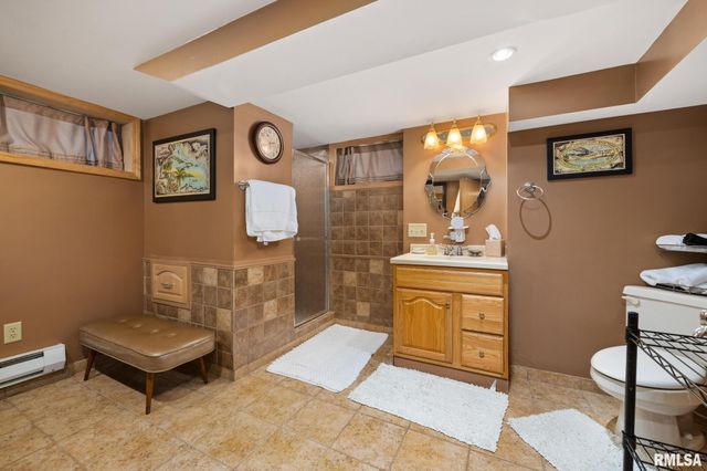 1017 W NORTHMOOR Road, Peoria, IL 61614