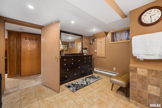 1017 W NORTHMOOR Road, Peoria, IL 61614