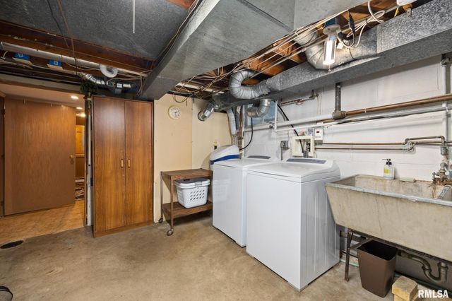 1017 W NORTHMOOR Road, Peoria, IL 61614