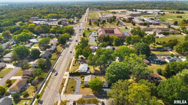 1017 W NORTHMOOR Road, Peoria, IL 61614