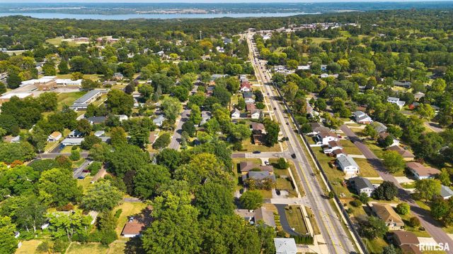 1017 W NORTHMOOR Road, Peoria, IL 61614