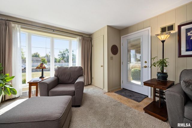 1017 W NORTHMOOR Road, Peoria, IL 61614