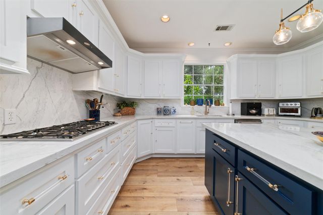 13206 Lost Creek Road, Tomball, TX 77375