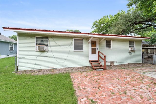 1715 W 10th Avenue, Corsicana, TX 75110