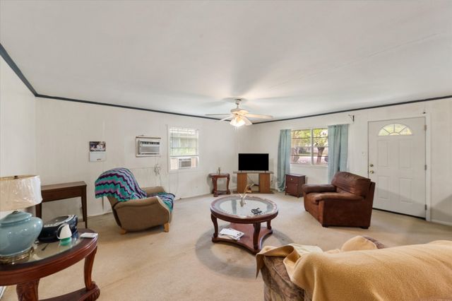 1715 W 10th Avenue, Corsicana, TX 75110