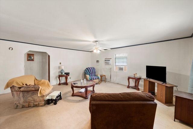 1715 W 10th Avenue, Corsicana, TX 75110