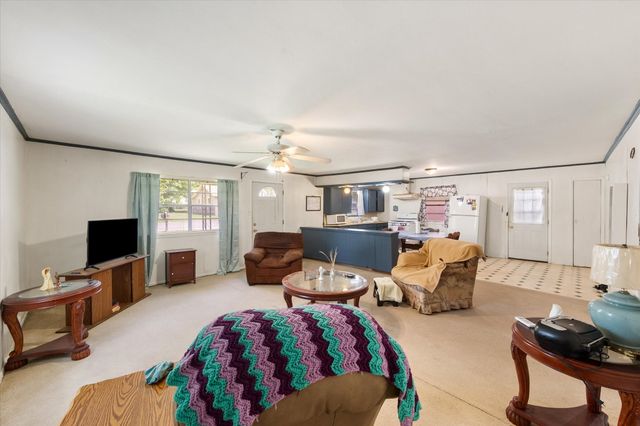 1715 W 10th Avenue, Corsicana, TX 75110