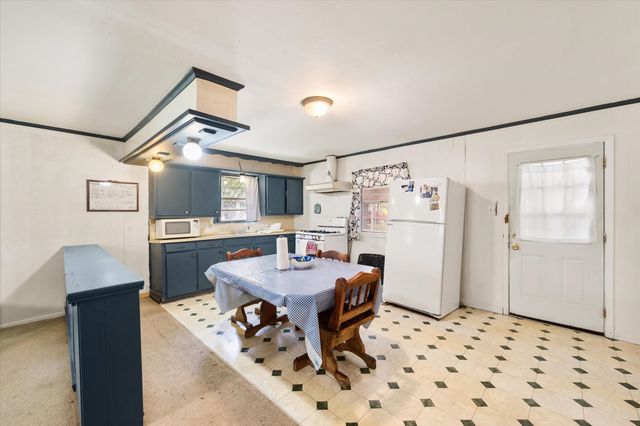 1715 W 10th Avenue, Corsicana, TX 75110