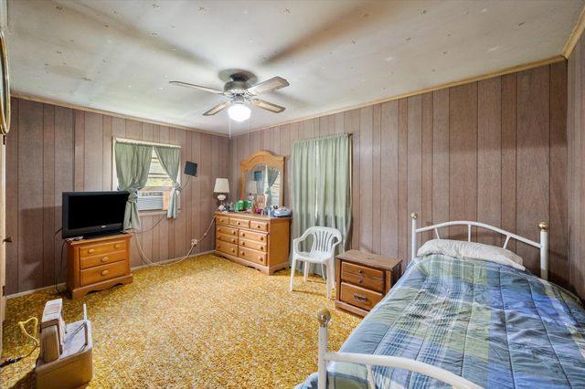 1715 W 10th Avenue, Corsicana, TX 75110