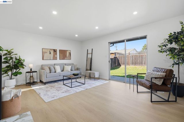 36276 Sandalwood St, Newark, CA 94560