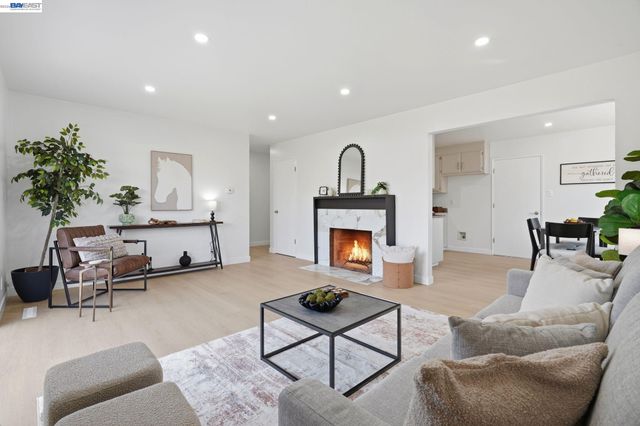 36276 Sandalwood St, Newark, CA 94560