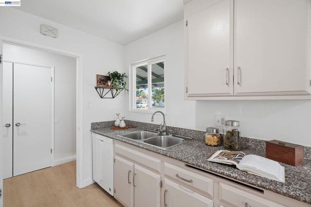 36276 Sandalwood St, Newark, CA 94560