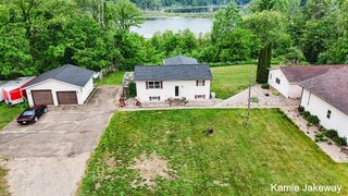 8395 McArthur Avenue Ne, Grattan Twp, MI 48809