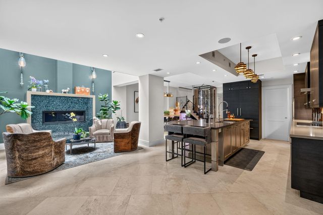411 N NEW RIVER Drive E V-2, Fort Lauderdale, FL 33301