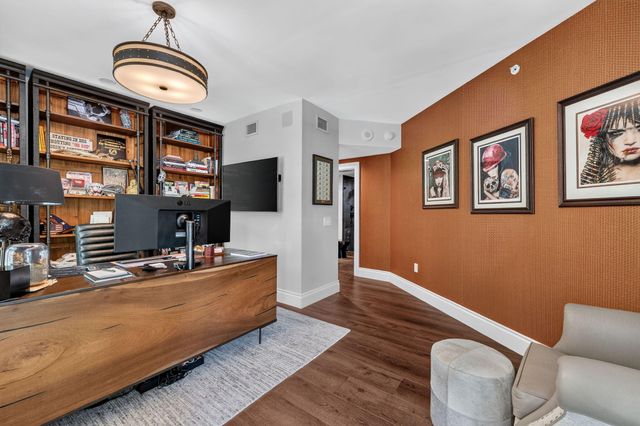 411 N NEW RIVER Drive E V-2, Fort Lauderdale, FL 33301