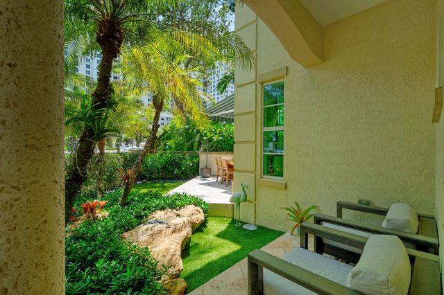 411 N NEW RIVER Drive E V-2, Fort Lauderdale, FL 33301