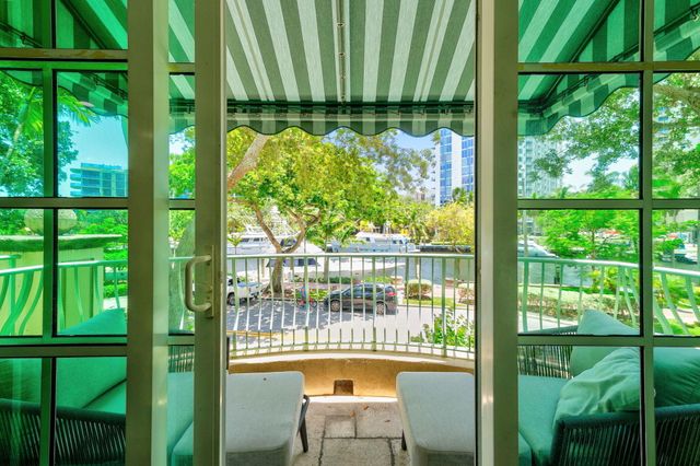411 N NEW RIVER Drive E V-2, Fort Lauderdale, FL 33301