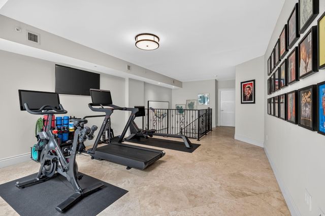 411 N NEW RIVER Drive E V-2, Fort Lauderdale, FL 33301