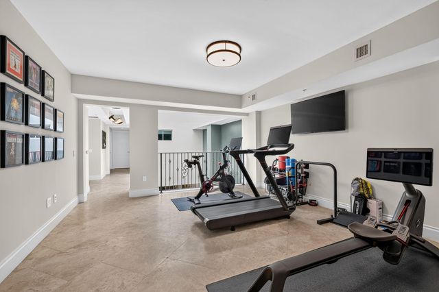 411 N NEW RIVER Drive E V-2, Fort Lauderdale, FL 33301