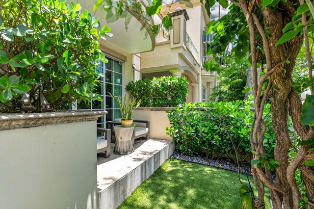 411 N NEW RIVER Drive E V-2, Fort Lauderdale, FL 33301