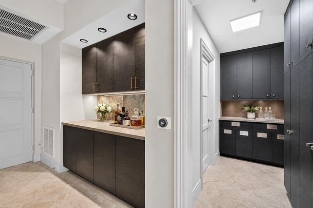 411 N NEW RIVER Drive E V-2, Fort Lauderdale, FL 33301