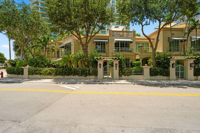 411 N NEW RIVER Drive E V-2, Fort Lauderdale, FL 33301