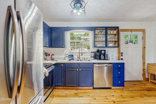 1949 Shady Grove Road, Sevierville, TN 37876