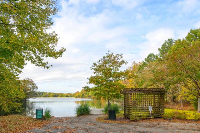 8675 CEDAR FARMS DR, Cordova, TN 38016