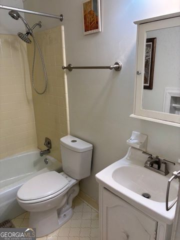 5230 SW West Shore Drive, Conyers, GA 30094