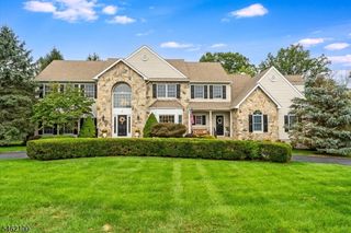 5 Downing Ct, Chester Twp., NJ 07930