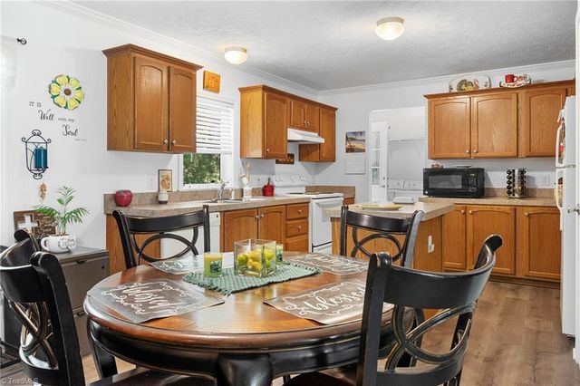 170 Garrett Lane, Thomasville, NC 27360