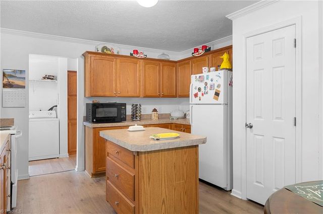 170 Garrett Lane, Thomasville, NC 27360