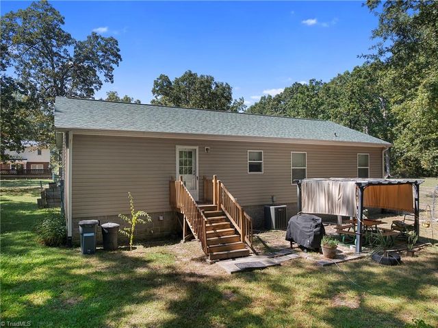 170 Garrett Lane, Thomasville, NC 27360