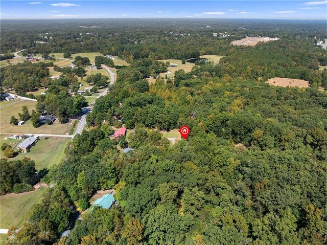 170 Garrett Lane, Thomasville, NC 27360