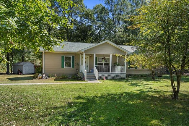 170 Garrett Lane, Thomasville, NC 27360