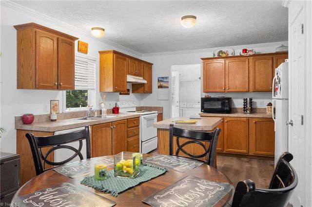 170 Garrett Lane, Thomasville, NC 27360