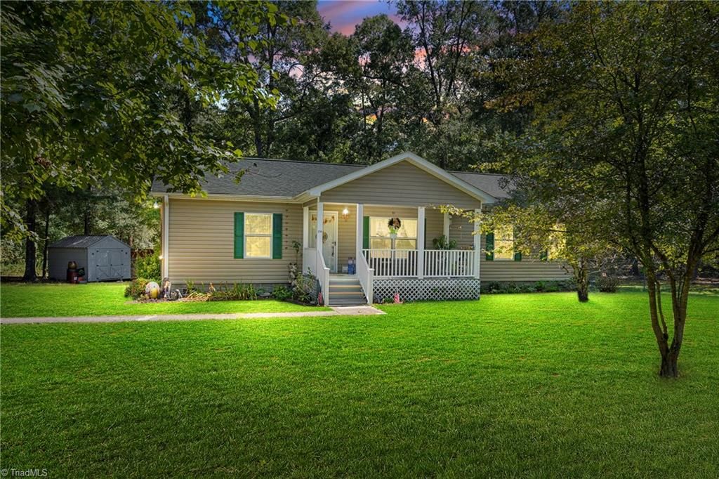 170 Garrett Lane, Thomasville, NC 27360