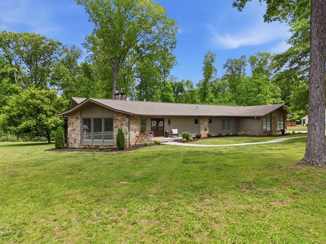 1123 Skyline Dr, Sparta, TN 38583