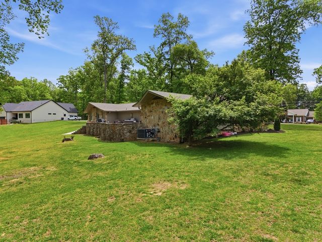 1123 Skyline Dr, Sparta, TN 38583