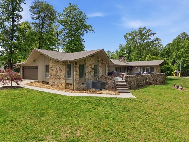 1123 Skyline Dr, Sparta, TN 38583
