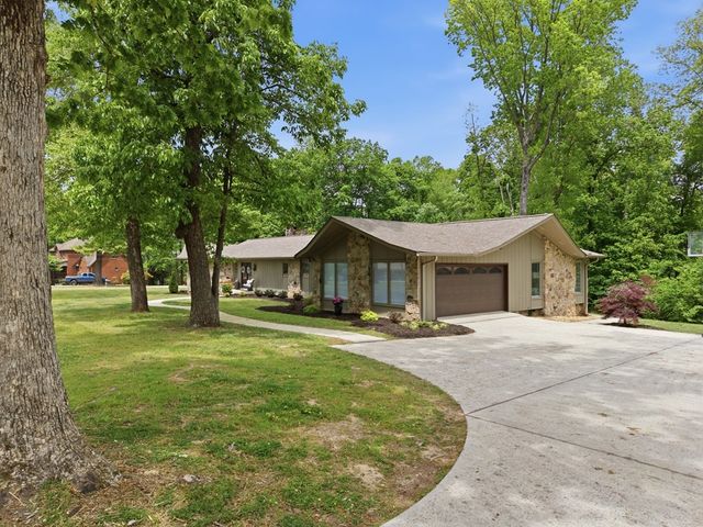 1123 Skyline Dr, Sparta, TN 38583