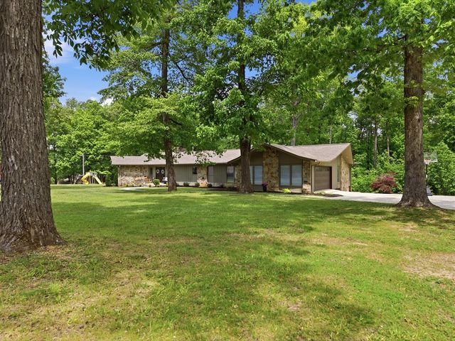 1123 Skyline Dr, Sparta, TN 38583