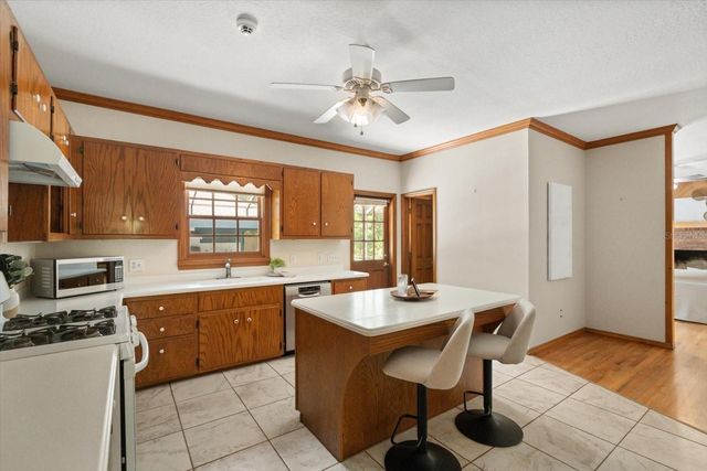 216 WOODS TRAIL, Sanford, FL 32771